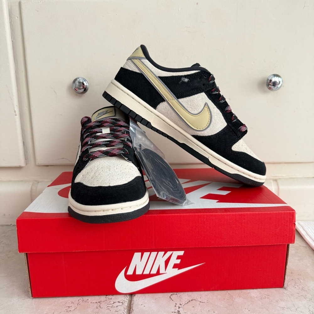 2023 NIKE Dunk Low Suede Black and Gold (Women’s)
